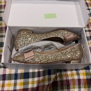 *WORN ONCE - still in box* crown & ivy gold glitter flats with bow size 8.5